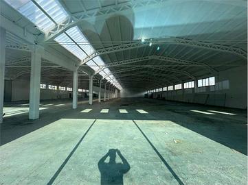 Immobile di 5000 m² con 5 locali a Campogalliano