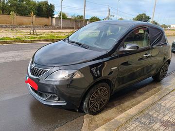 Lancia Ypsilon  Hybrid Gold full optional