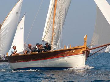 GOZZO IN LEGNO A VELA LATINA