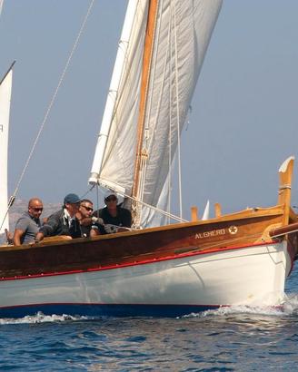 GOZZO IN LEGNO A VELA LATINA
