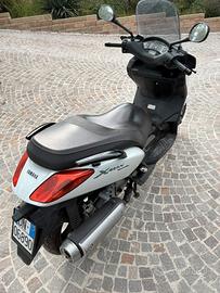 Yamaha X-Max 125
