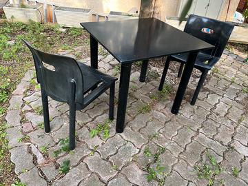 Tavolo da pranzo nero con 2 sedie Kartell '70