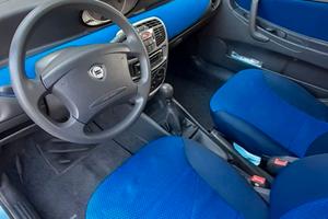 macchina lancia y