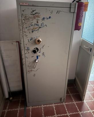 cassaforte  oppure uso fuciliera Conforti