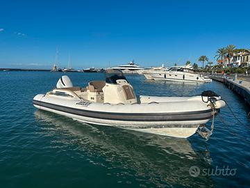 Joker Boat Clubman 24 an. 2022 suzuki 300 cv 150 h
