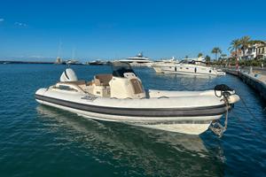 Joker Boat Clubman 24 an. 2022 suzuki 300 cv 150 h