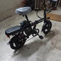 Bicicletta elettrica pieghevole