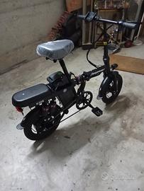 Bicicletta elettrica pieghevole
