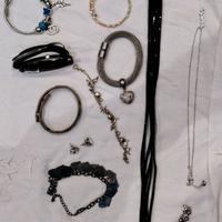 Bracciali  e collane