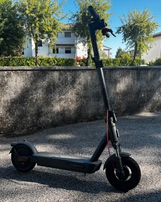 Monopattino elettrico Xiaomi 5 – pari al nuovo