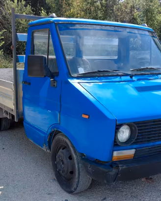 Iveco Daily 35.8 2.5 Diesel PM Cab. Classic