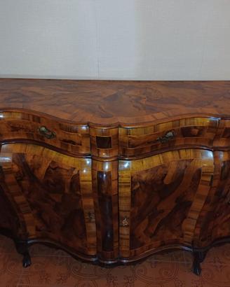 Credenza veneta bombata in Radica di Noce intarsia