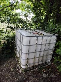 Cisterna serbatoio di acqua