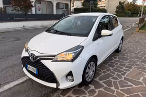 Toyota Yaris 1.0 5 porte