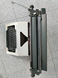 Macchina da scrivere Olimpia.