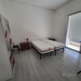 ROVIGO Stanze in ampio appartamento centrale