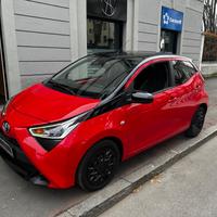 Toyota Aygo Connect x-clusiv 1.0 72cv 5p *NEOPATEN