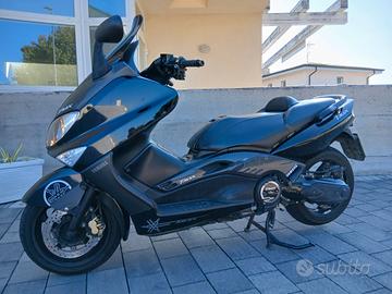Yamaha T Max ...permuto anche con auto di maggior 