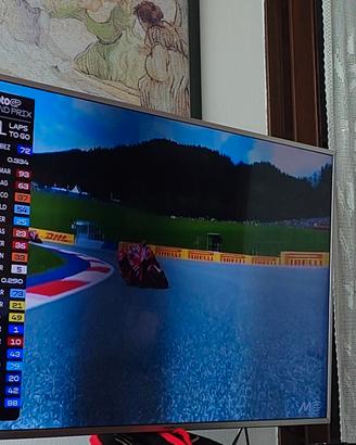 Samsung Smart HD 49" Televisore con App