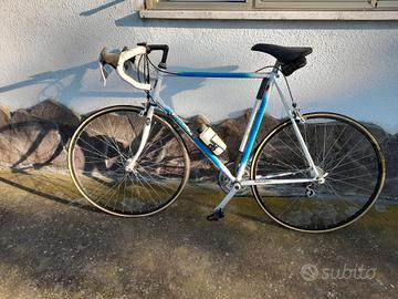 Bici da corsa Elios bianca e azzurra, ruote 28