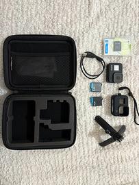 GoPro Hero 8 piu accessori e due batterie