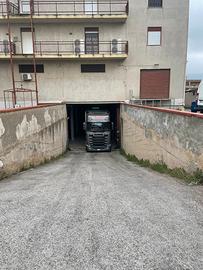 Deposito altezza tetto 6 metri via paruta(palermo)