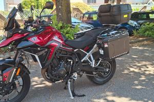 Triumph Tiger 900 GT da vetrina