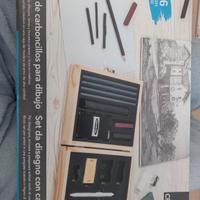 set disegno con carboncino 