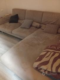 Divano con chaise longue