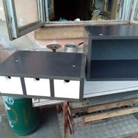 cubo in legno e cassetti 