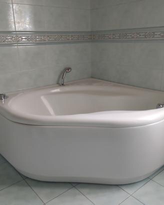 Vasca da bagno ad angolo