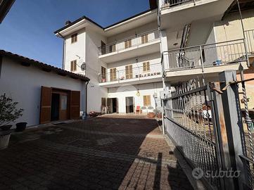 CASA SEMINDIPENDENTE A SAN COLOMBANO BELMONTE