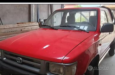 TOYOTA HILUX 2.4 D
