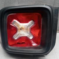 FARO POSTERIORE ESTERNO DESTRO JEEP Renegade 2014>