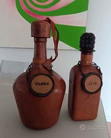 Bottiglie vintage in pelle 
