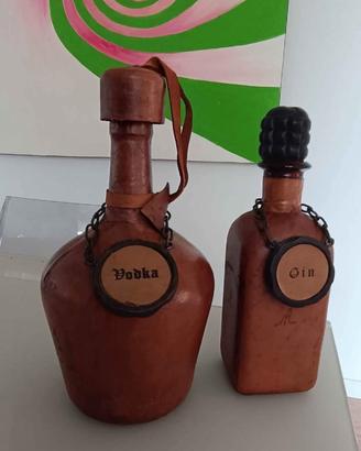 Bottiglie vintage in pelle 