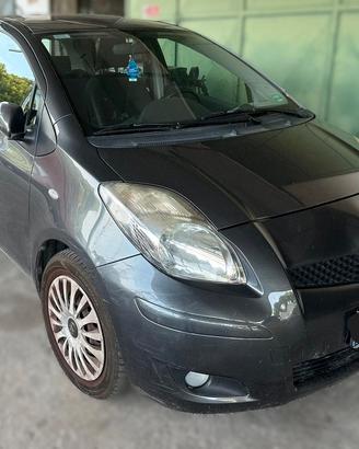 TOYOTA YARIS 2010 (SOLO RICAMBI)