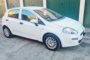 FIAT PUNTO anno 2017 . Neopatentati