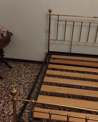 letto matrimoniale in ottone con rete 