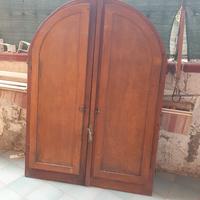 finestra in legno centinata 