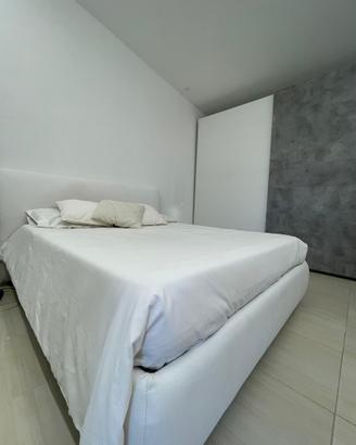 Letto contenitore matr. 160x190 e materasso.