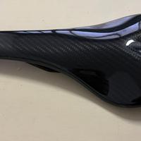 Sella in carbonio ultraleggera – Produzione italia