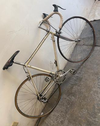 Bici d’epoca Pinarello, avorio, cambio campagnolo