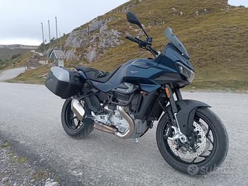 Moto Guzzi v100 Mandello 