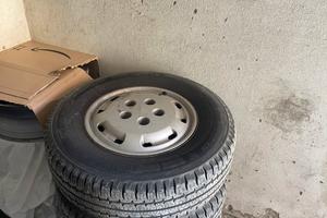 Gomme Michelin Agilis camping