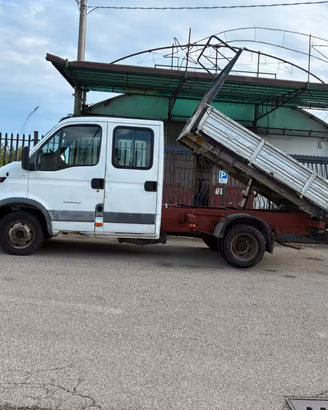 M184 - Iveco daily 35C11 7 posti ribaltabile