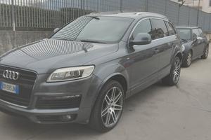 Audi Q7 3.0 V6 TDI S-LINE 240 CV quattro tiptronic