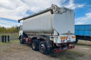 Cisterna Mangime Menci su Iveco