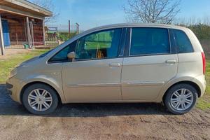 Lancia musa 1300 del 2005