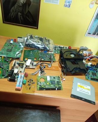 LOTTO 8KG DI COMPONENTI ELETTRONICI MISTI USATI 